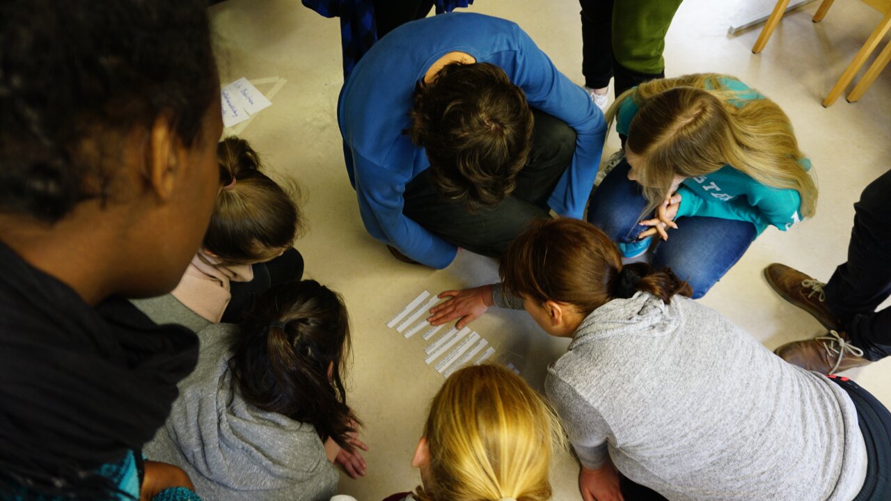 Gruppenarbeit während einer Juleica-Schulung.